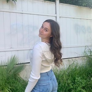 Meet your Posher, Ella